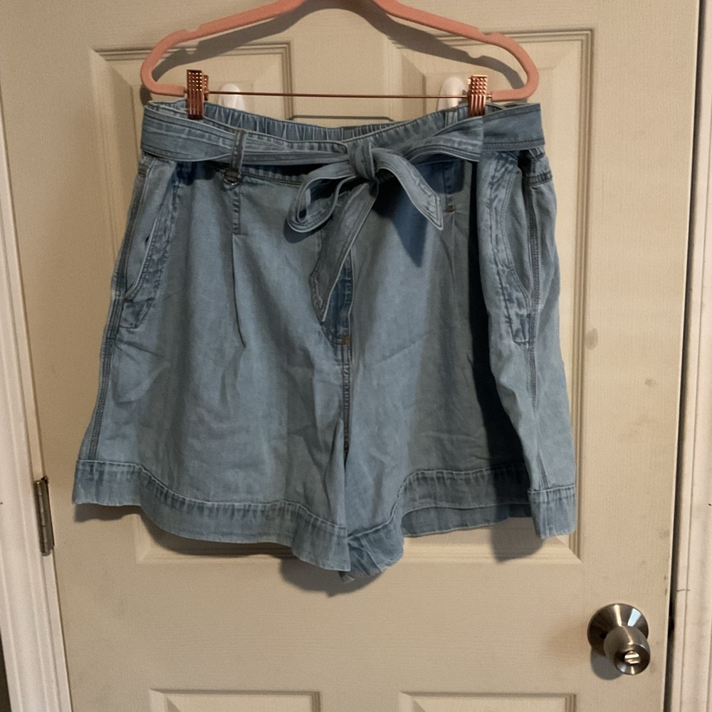 LOFT Blue Jean Shorts Classic Summer Style